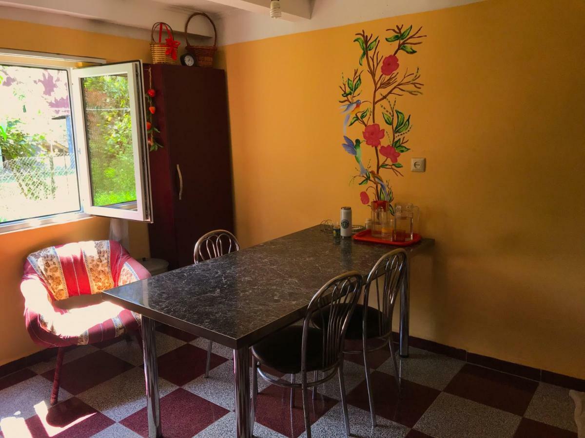 Hotel Dea à Zugdidi Extérieur photo